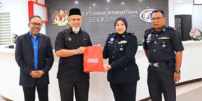 KUNJUNGAN HORMAT DAN PERBINCANGAN STRATEGIK POLIS DIRAJA&hellip;